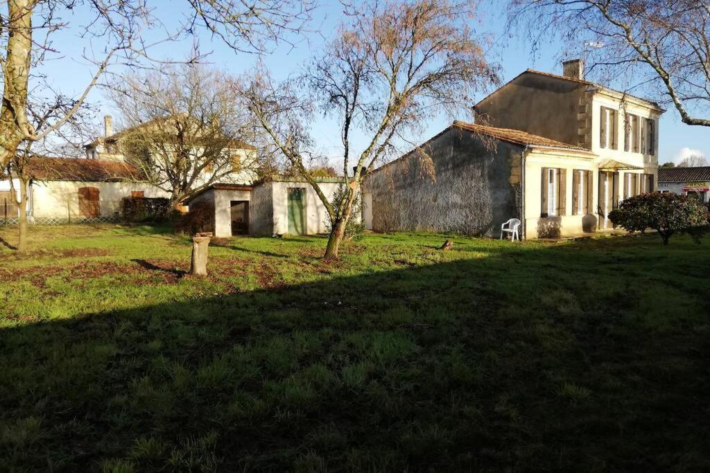 Belle Demeure Avec Espaces Verts Gauriac Экстерьер фото