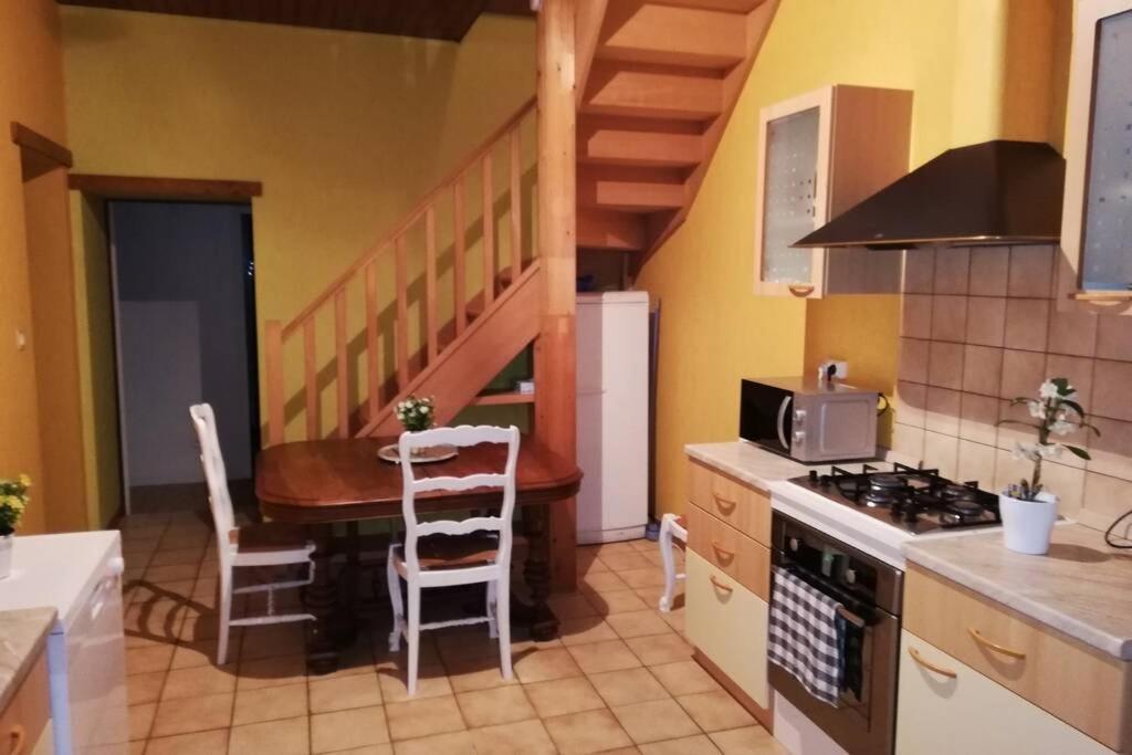 Belle Demeure Avec Espaces Verts Gauriac Экстерьер фото